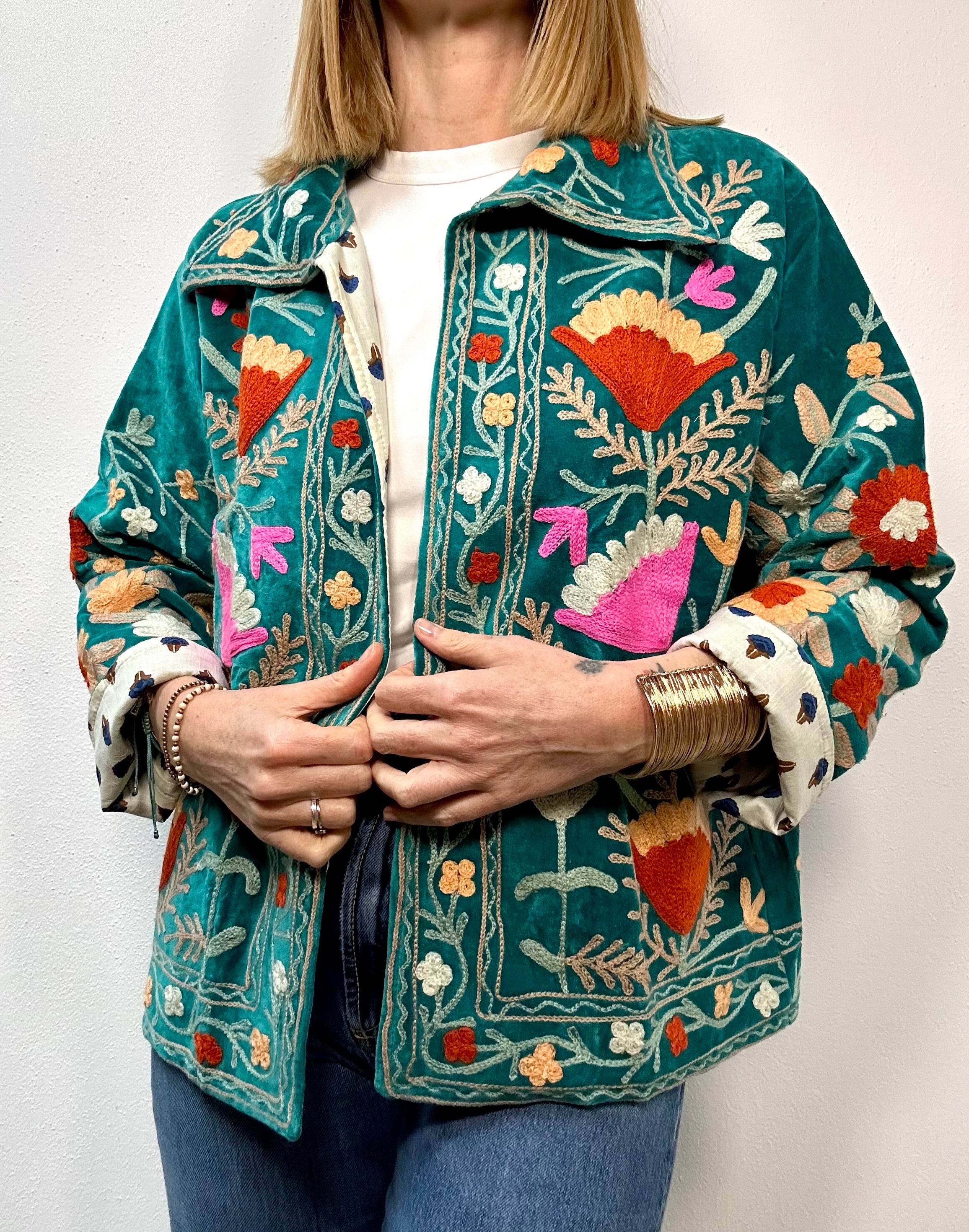 DALHIA - Giacca Indiana SUZANI Artigianale in Velluto Ricamato Verde Acqua