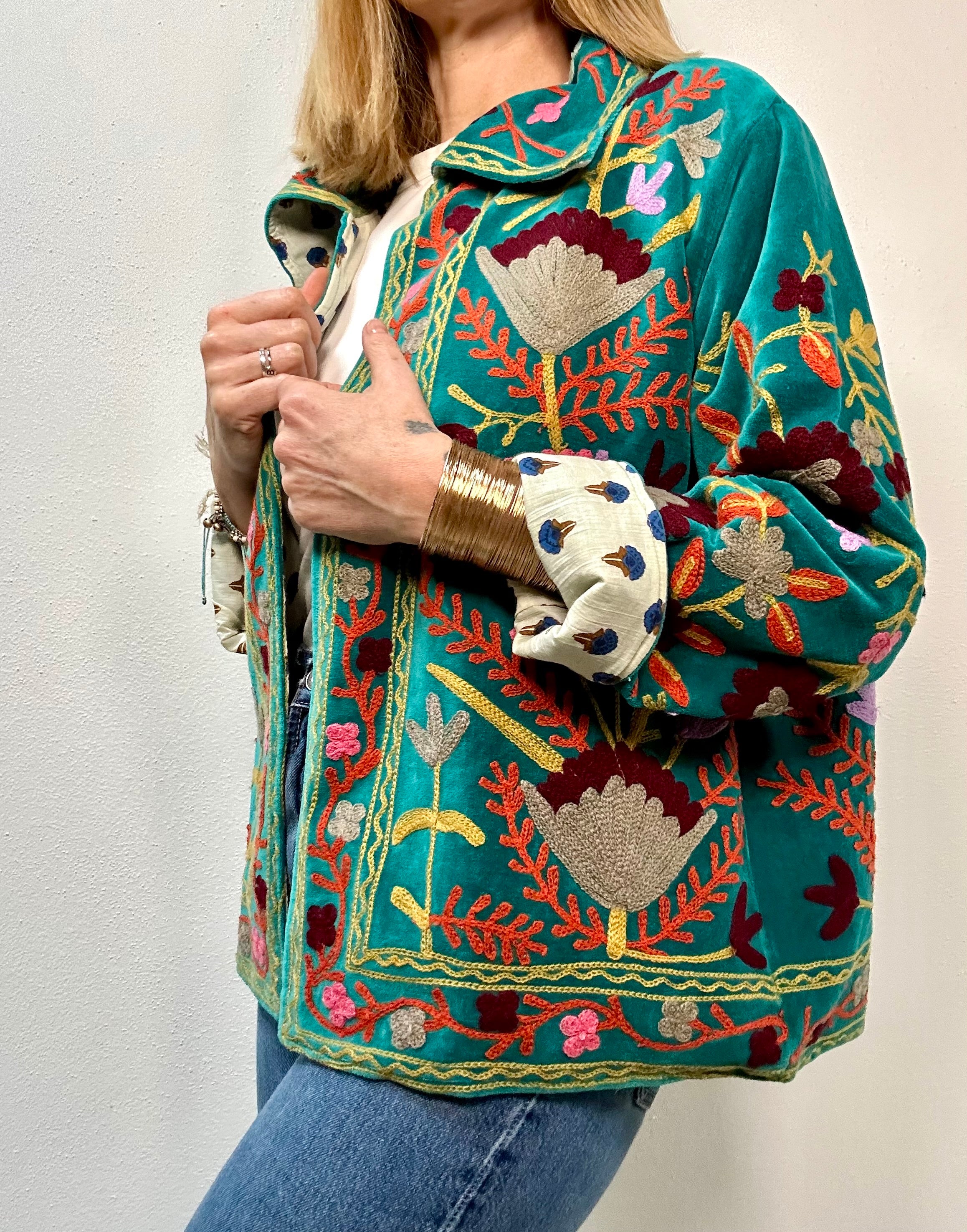KEIRA - Giacca Indiana SUZANI Artigianale in Velluto Ricamato Verde Acqua