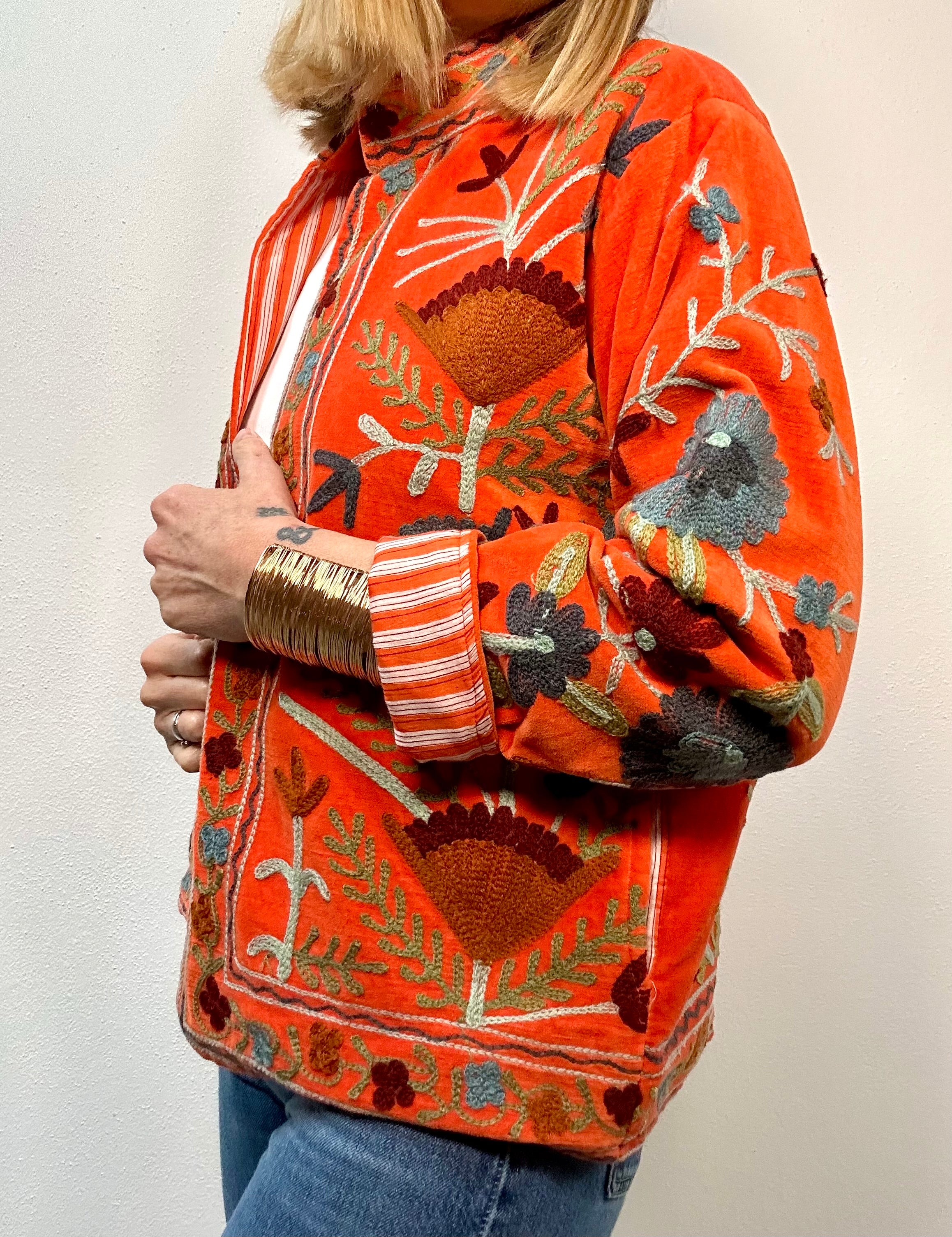 ESMA - Giacca Indiana SUZANI Artigianale in Velluto Ricamato Arancio