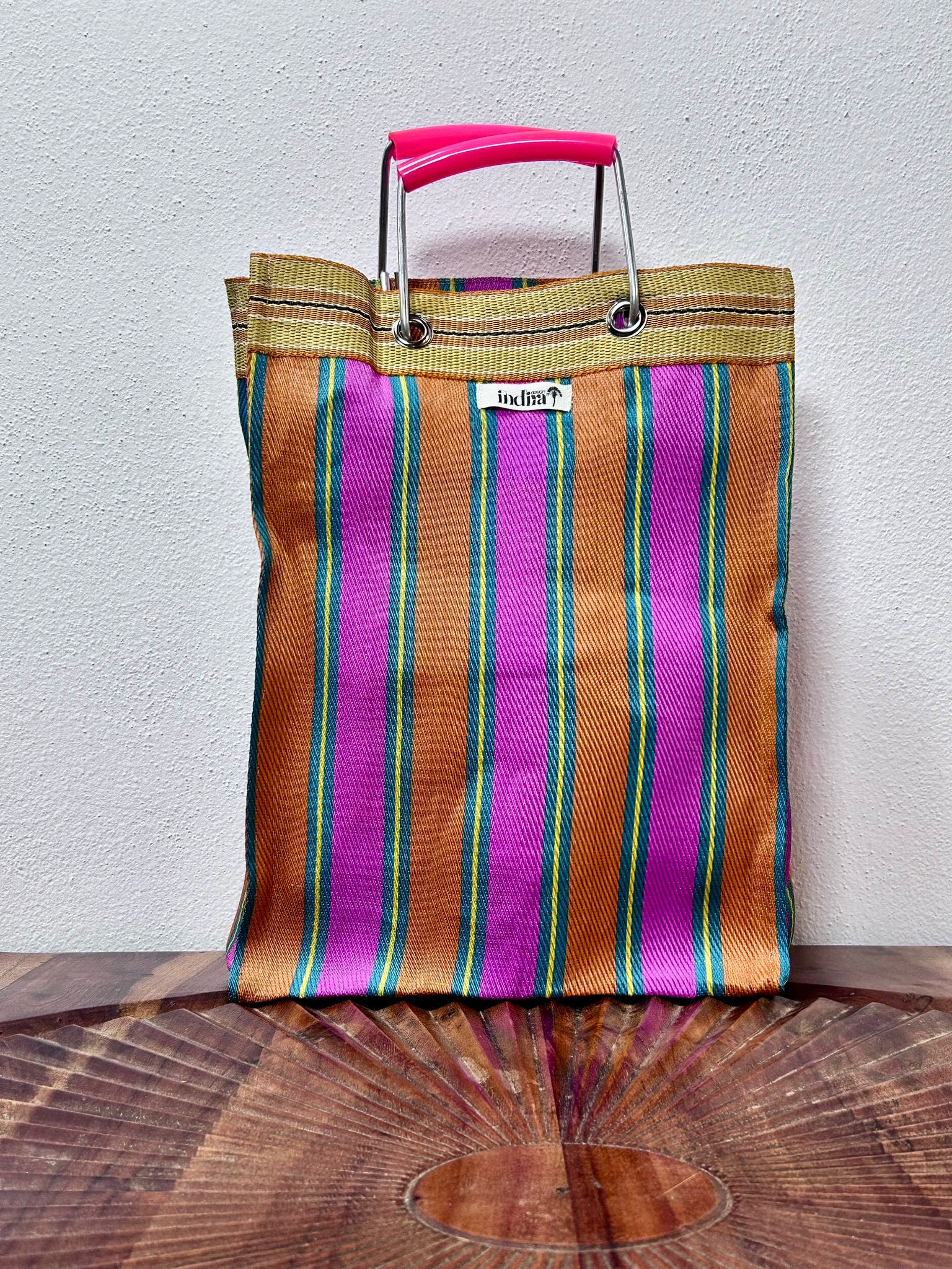 DINA – Borsa Artigianale in Plastica Riciclata, Upcycling Design