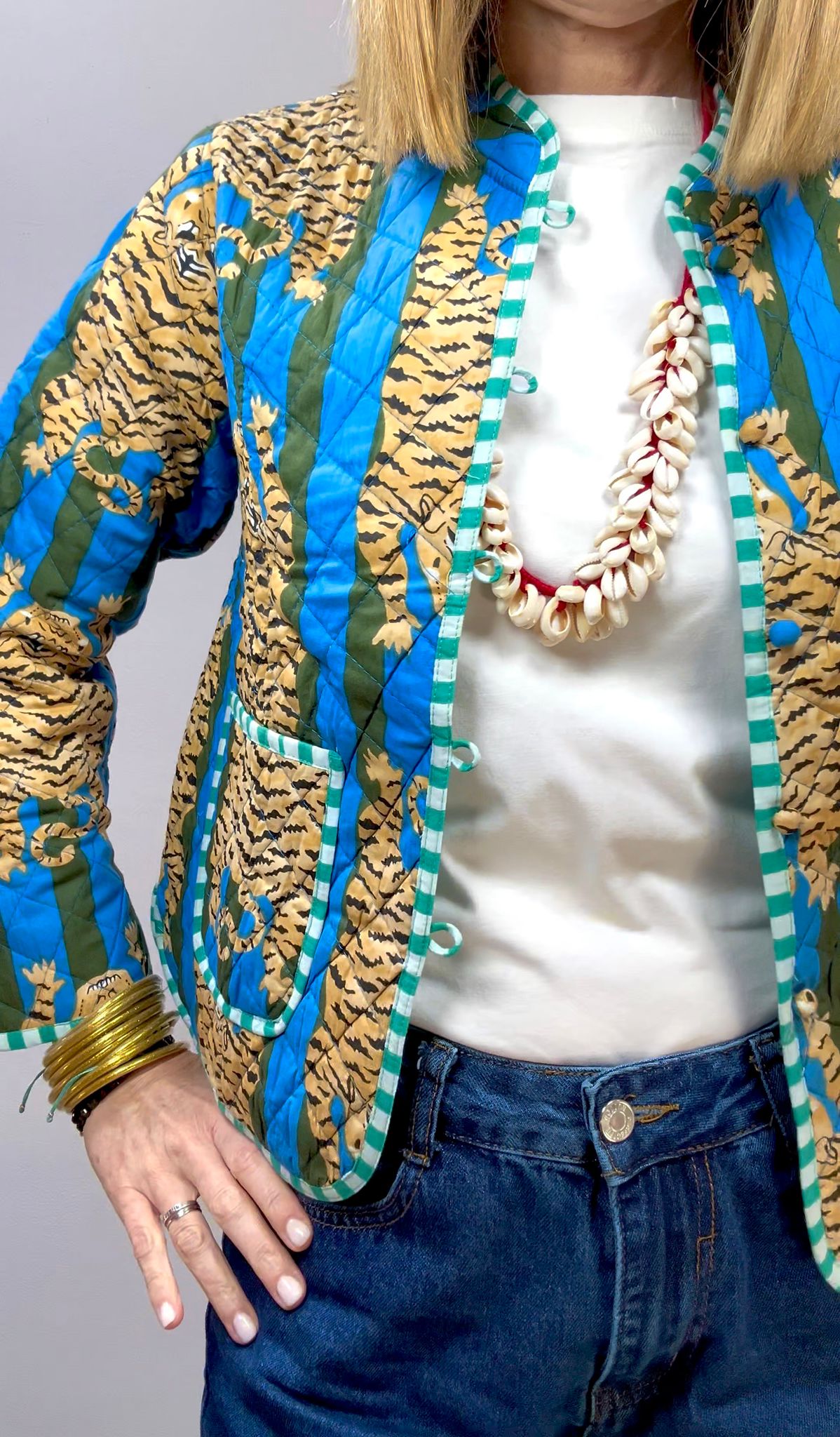 TIGRA – Giacca Trapuntata Reversibile in Cotone Blockprint con Stampa Tigri