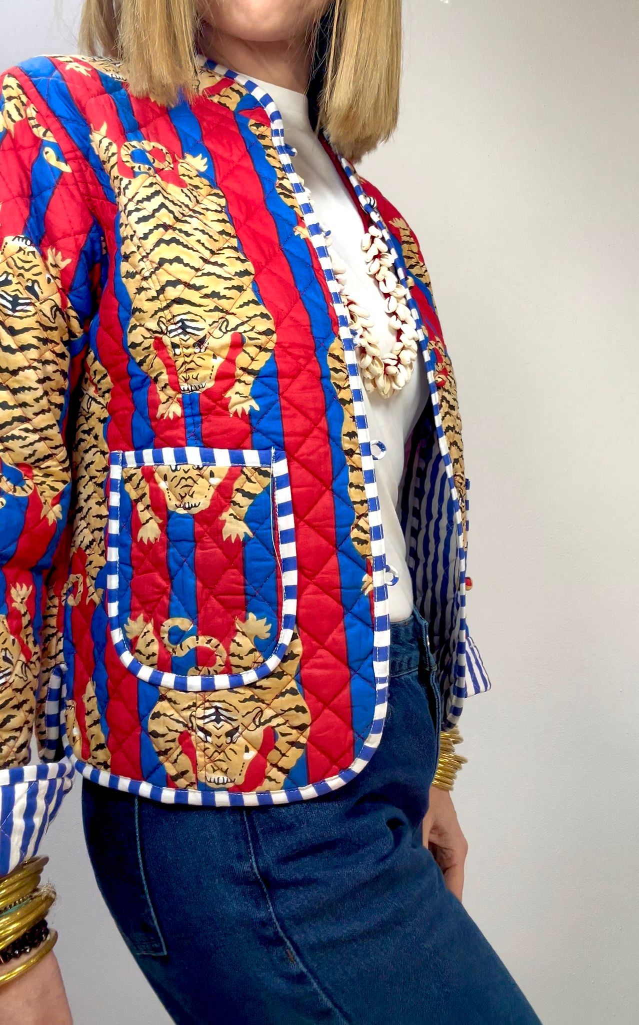 TIGRA – Giacca Trapuntata Reversibile in Cotone Blockprint con Stampa Tigri
