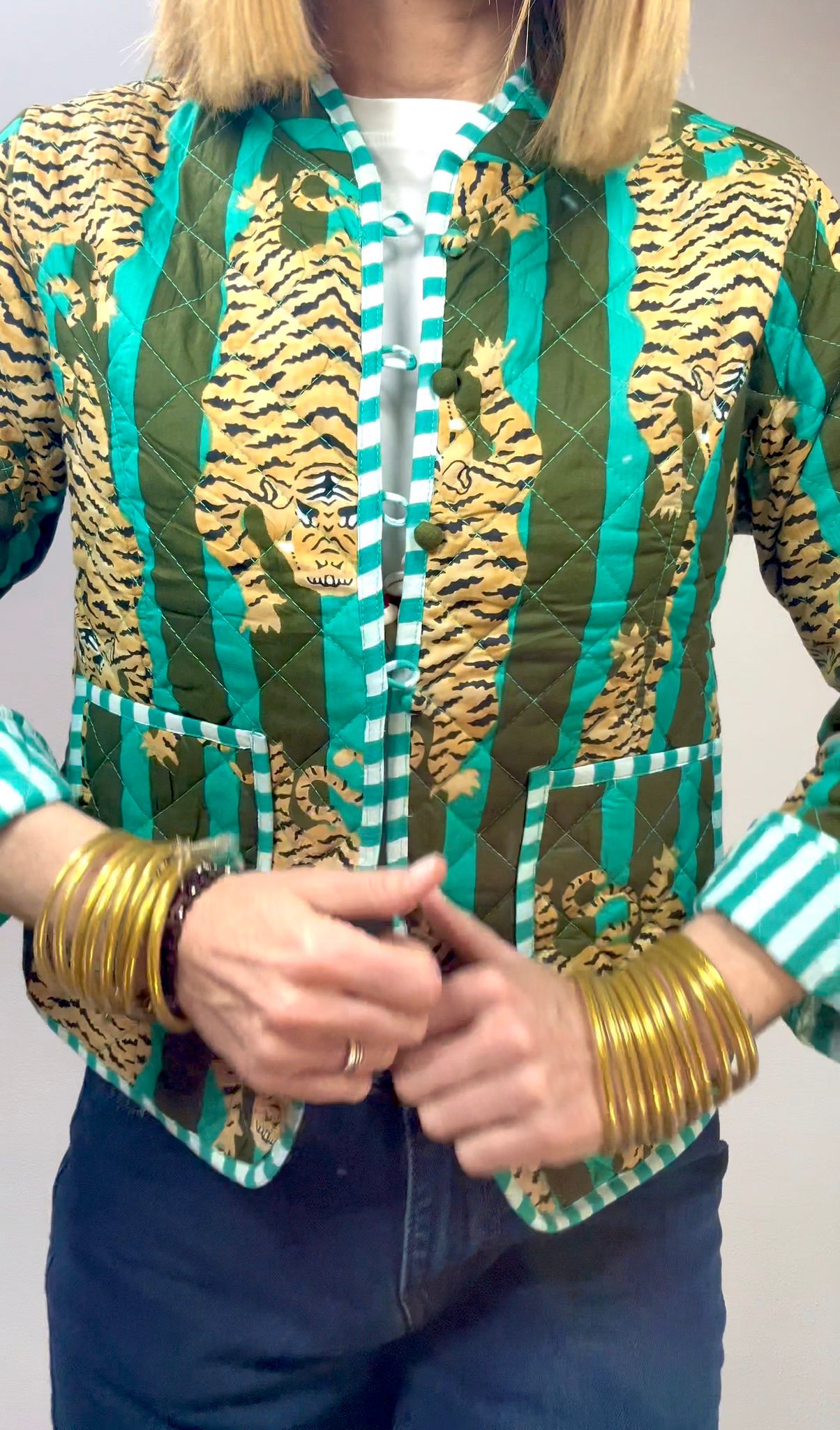 TIGRA – Giacca Trapuntata Reversibile in Cotone Blockprint con Stampa Tigri
