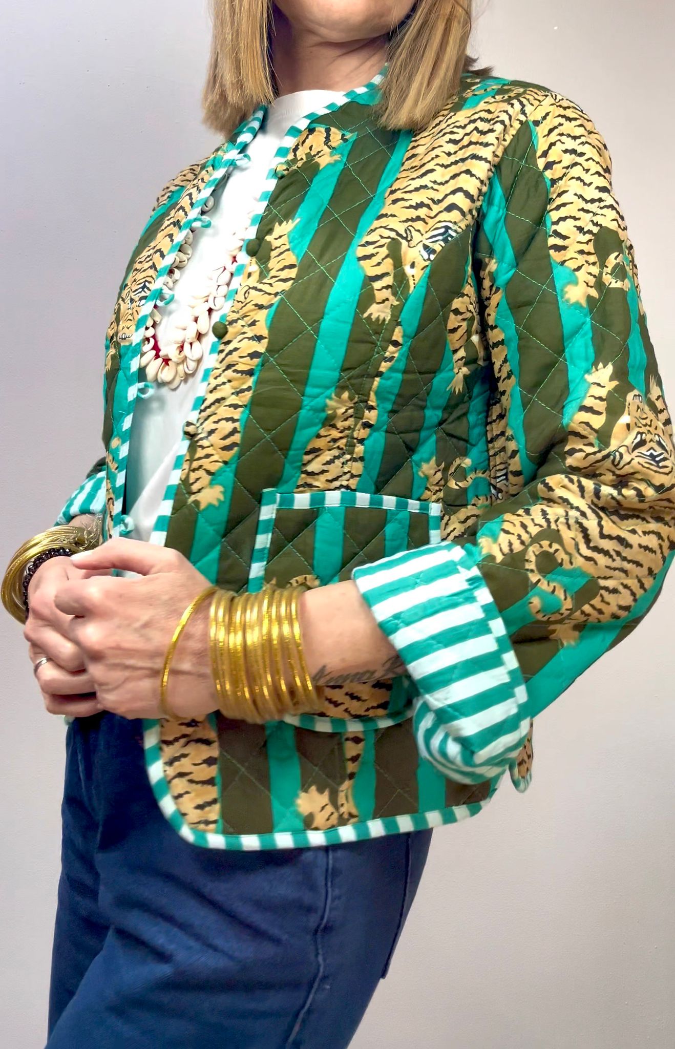 TIGRA – Giacca Trapuntata Reversibile in Cotone Blockprint con Stampa Tigri