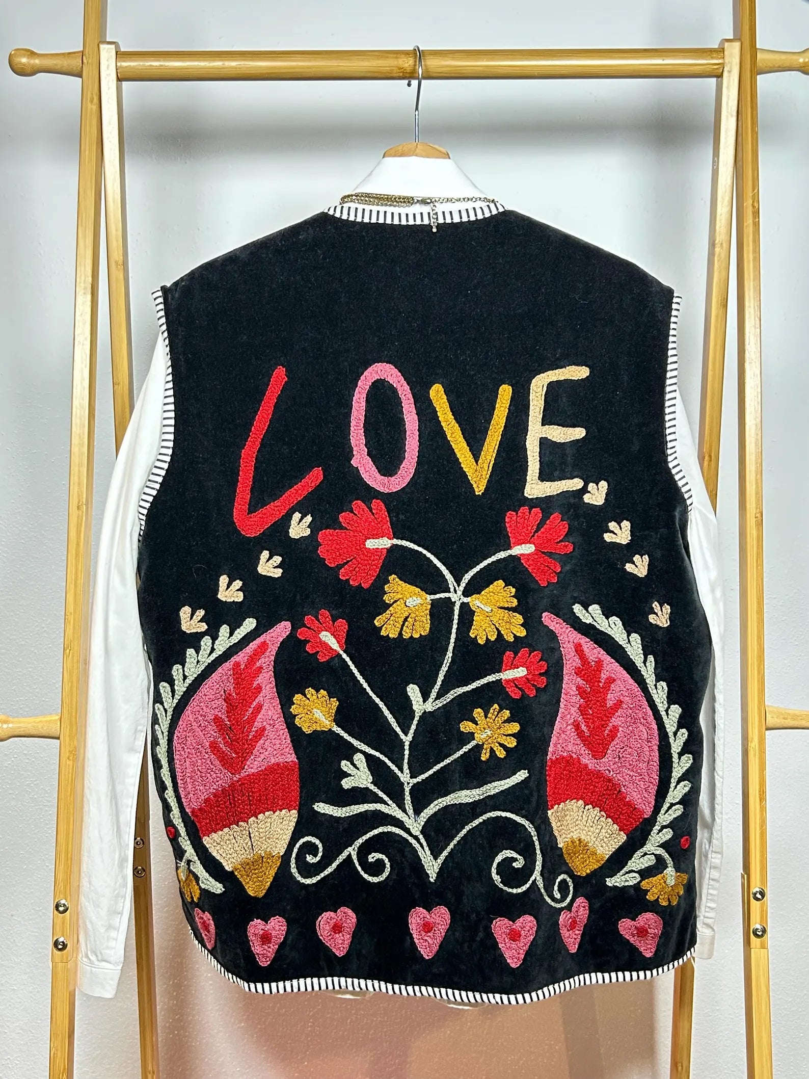 LOVE - Gilet Artigianale in Velluto Ricamato