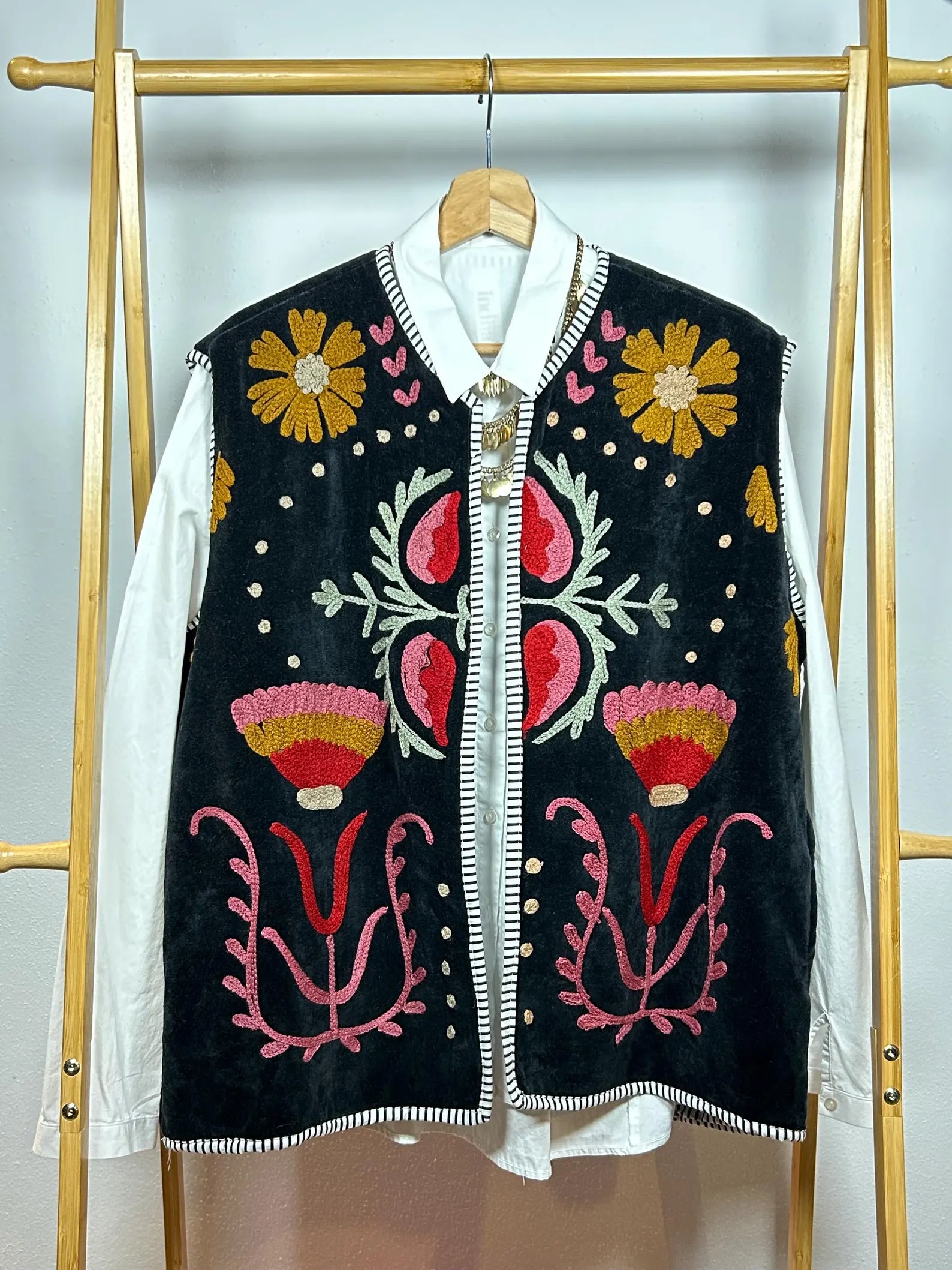 LOVE - Gilet Artigianale in Velluto Ricamato