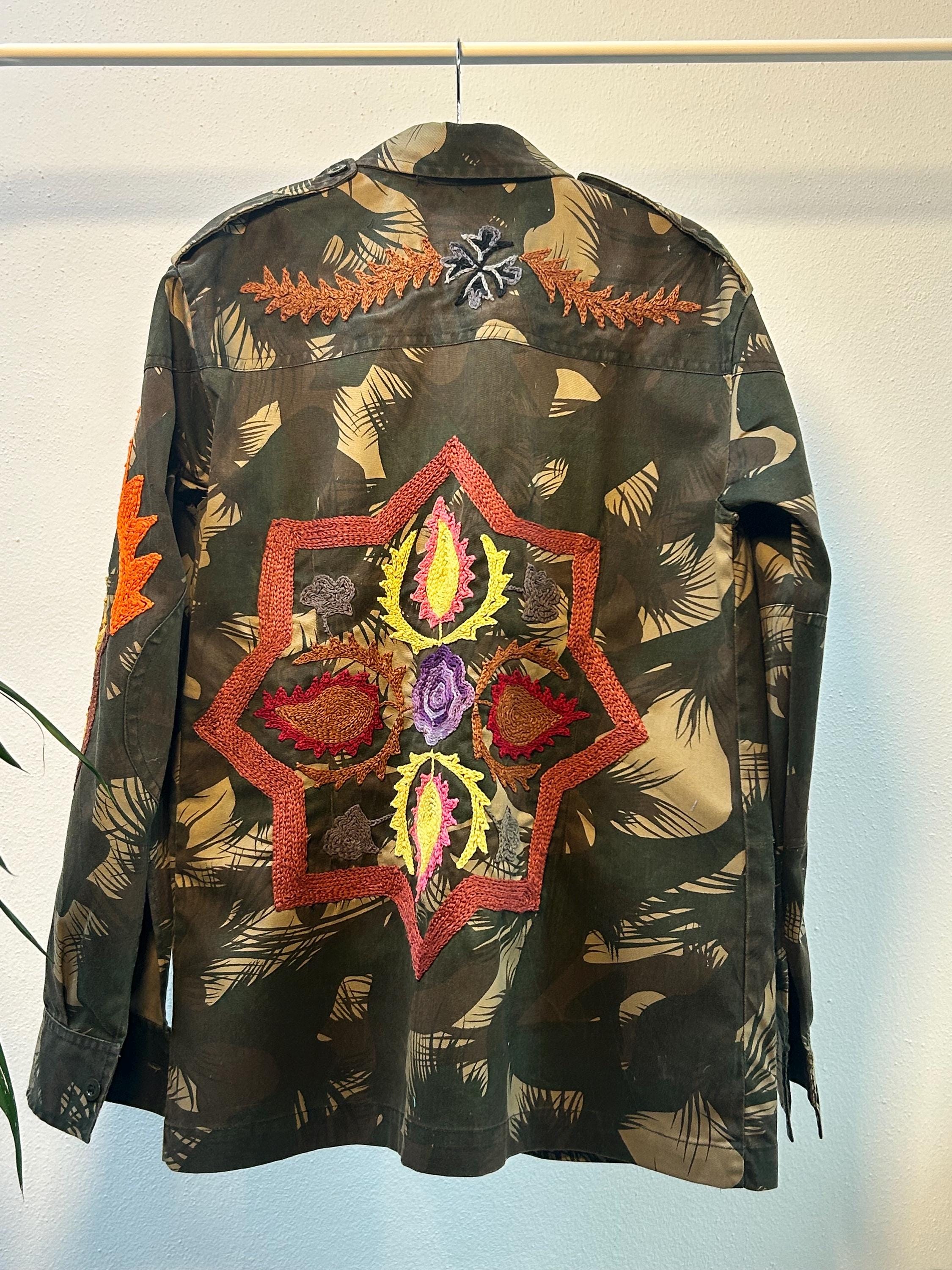 INDIRA Giacca Militare Vintage Ricamata a Mano - Pezzo unico
