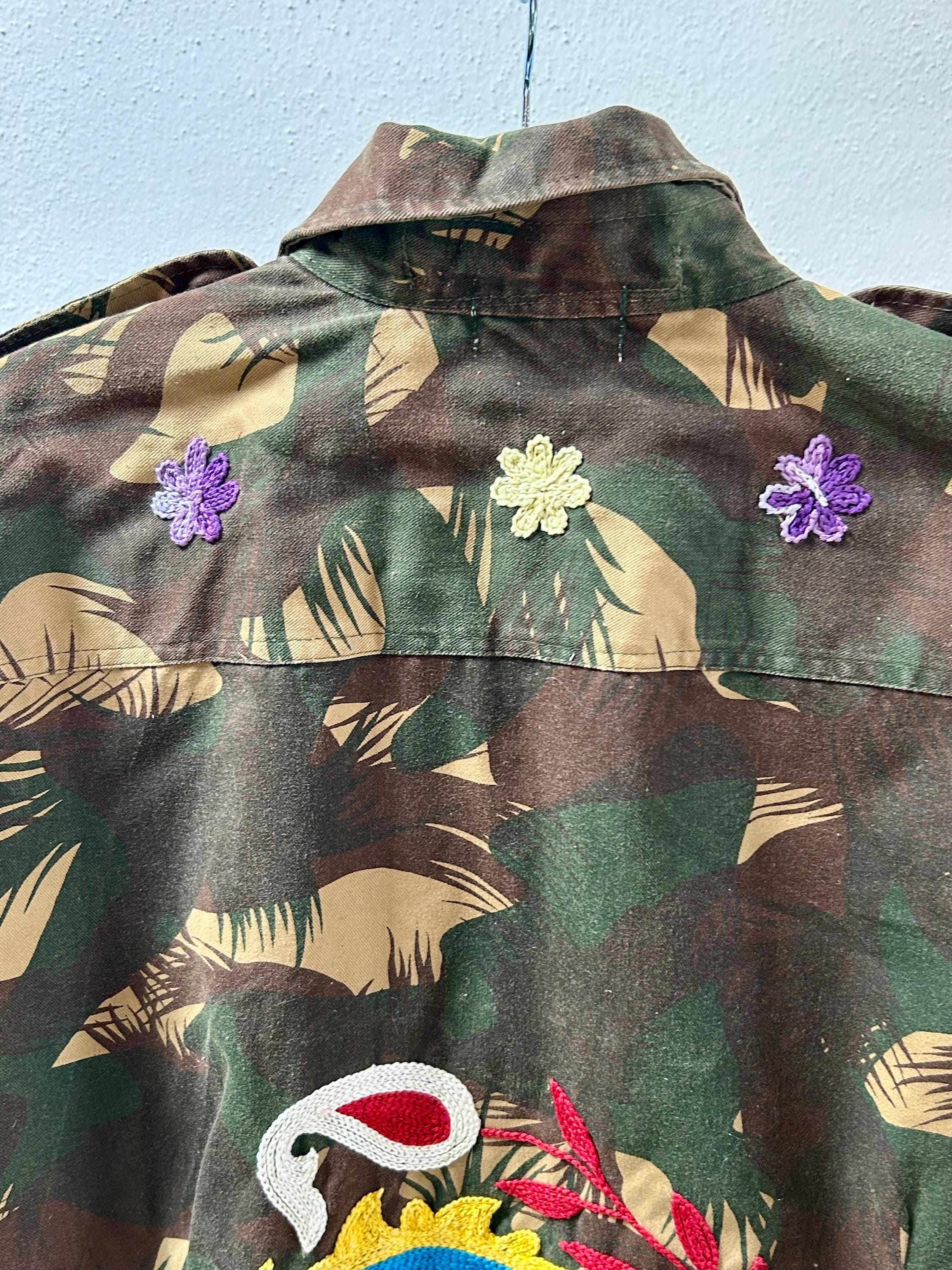 ASHA Giacca Militare Vintage Ricamata a Mano – Pezzo unico