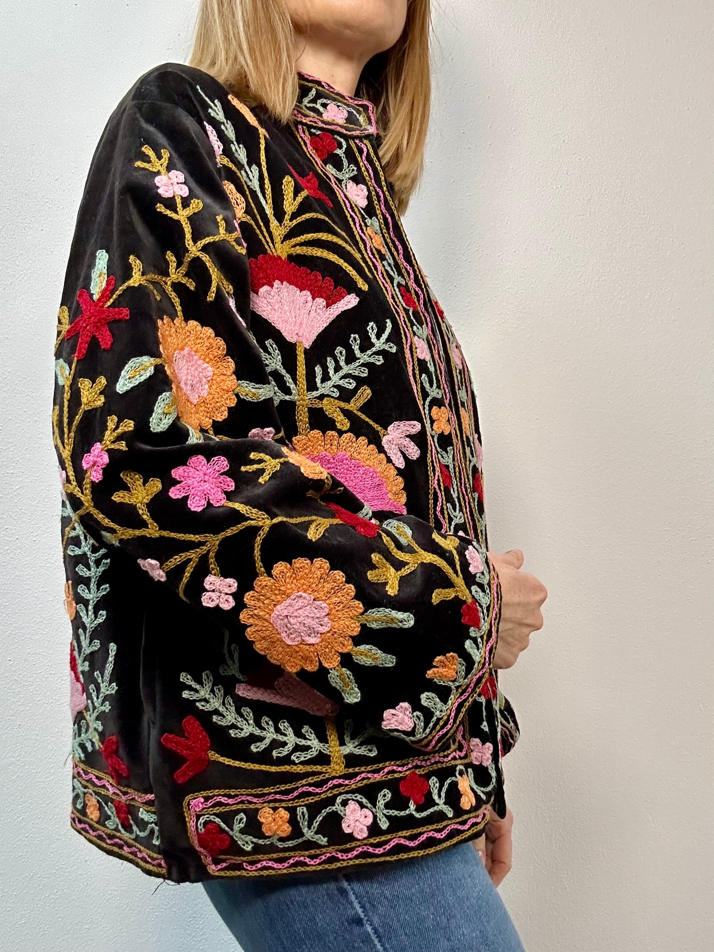 MOIRA - Giacca Indiana SUZANI Artigianale in Velluto Ricamato Nero