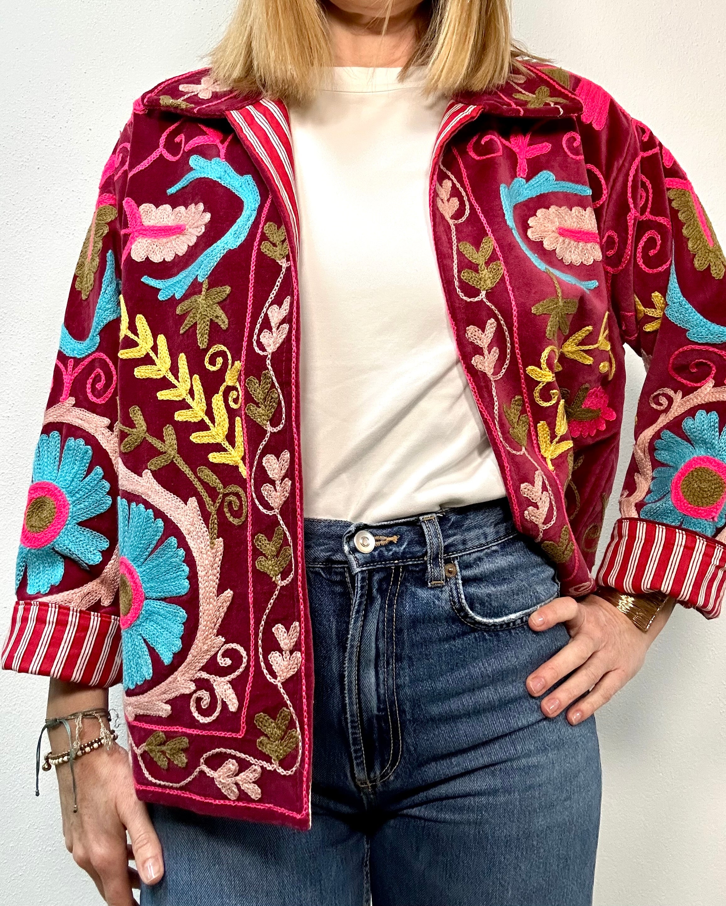 BELLA - Giacca Indiana SUZANI Artigianale in Velluto Ricamato Burgundy