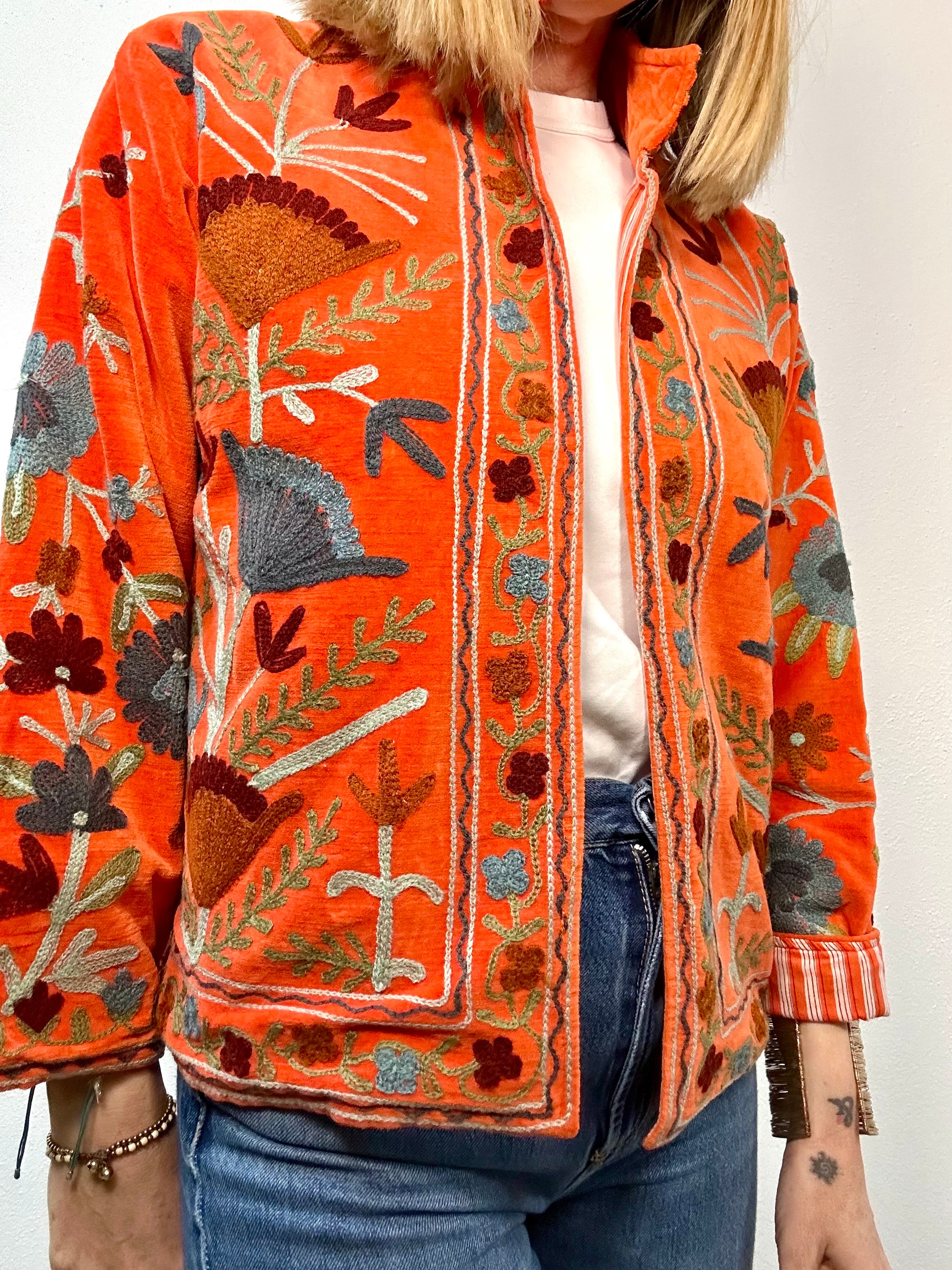 ESMA - Giacca Indiana SUZANI Artigianale in Velluto Ricamato Arancio