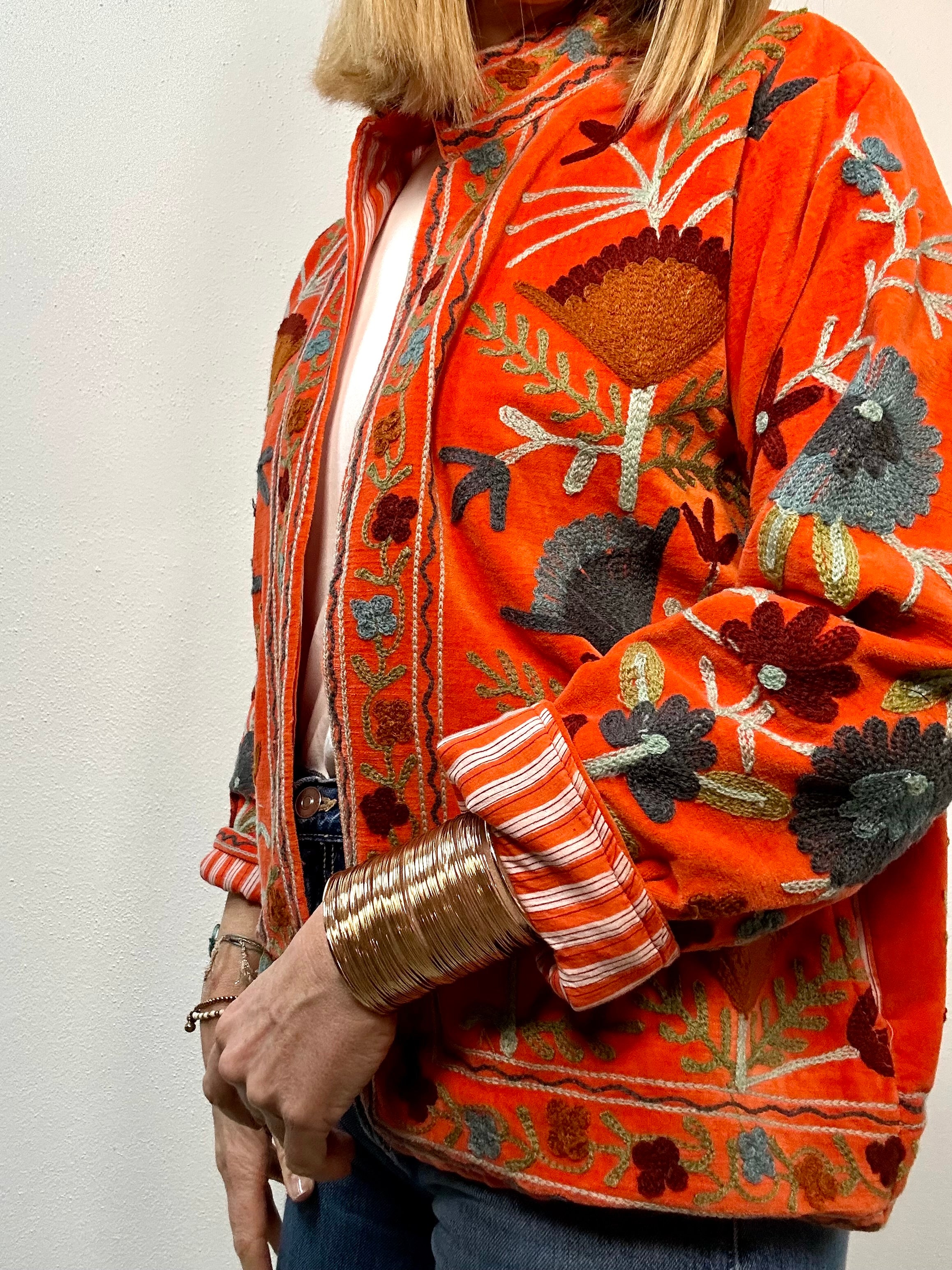 ESMA - Giacca Indiana SUZANI Artigianale in Velluto Ricamato Arancio