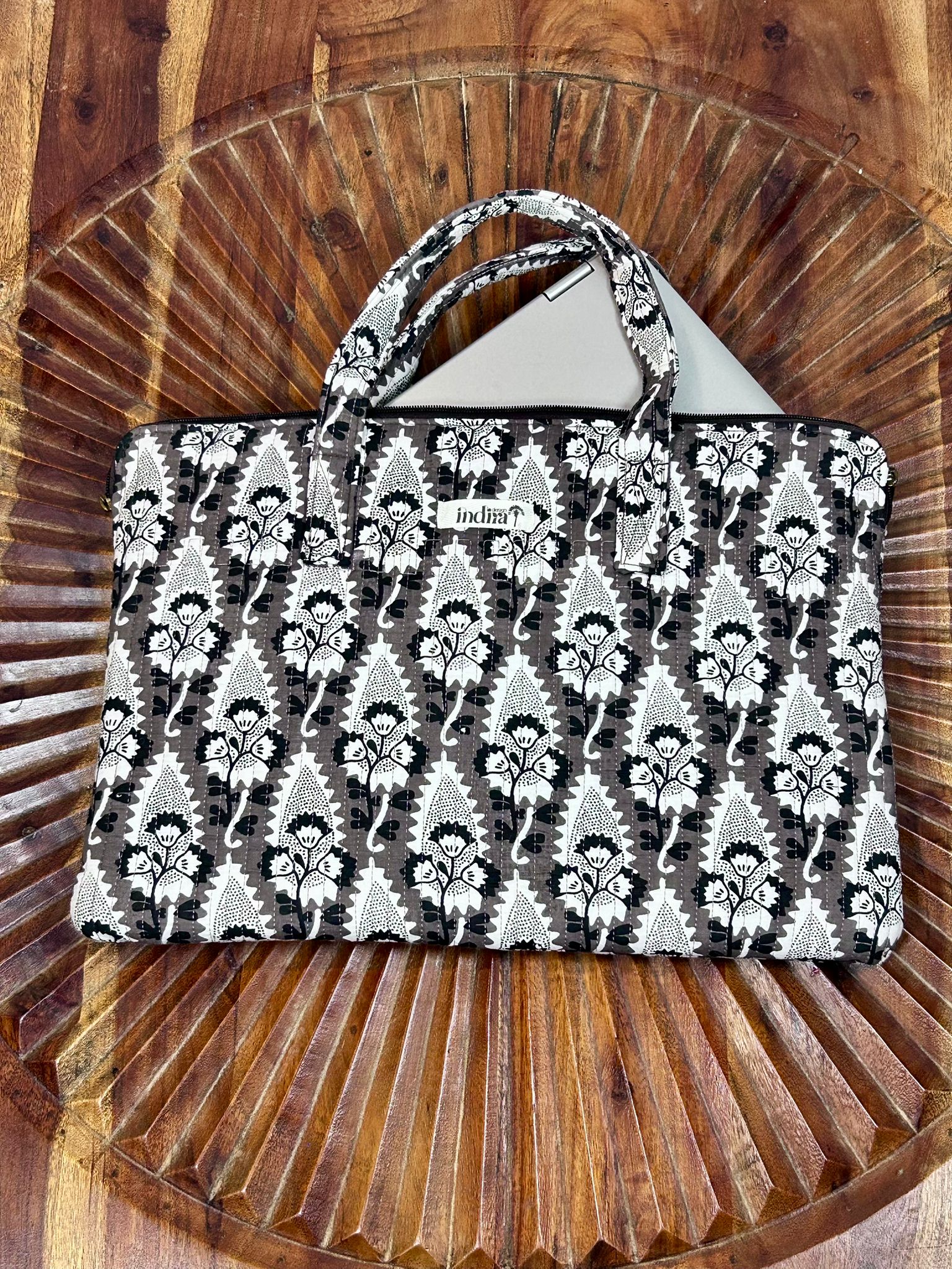 ANIKA - Borsa Porta PC Trapuntata in Cotone Block Print