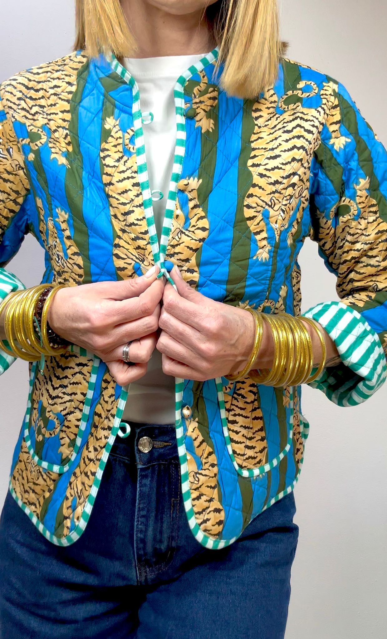 TIGRA – Giacca Trapuntata Reversibile in Cotone Blockprint con Stampa Tigri