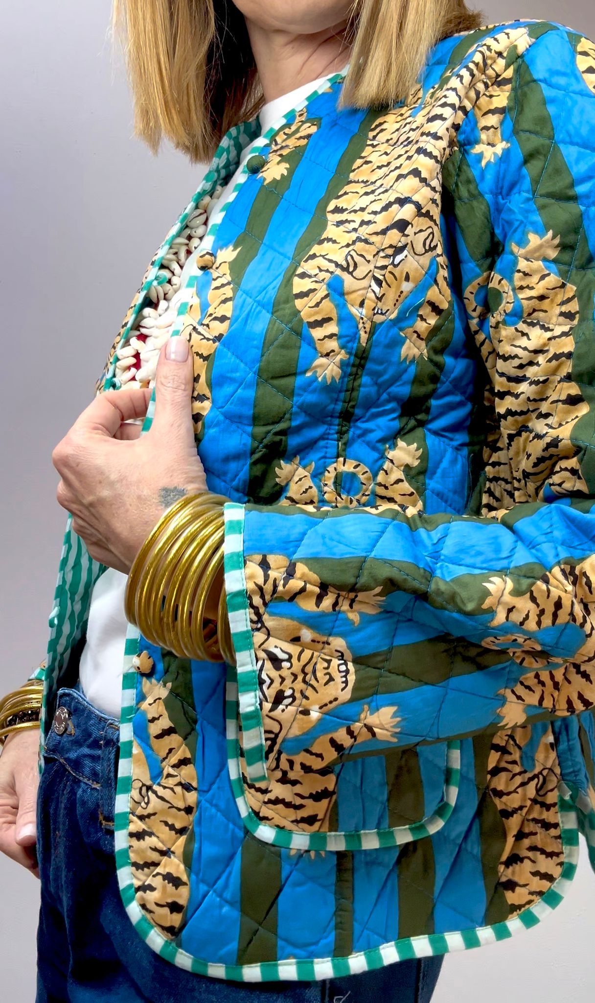 TIGRA – Giacca Trapuntata Reversibile in Cotone Blockprint con Stampa Tigri