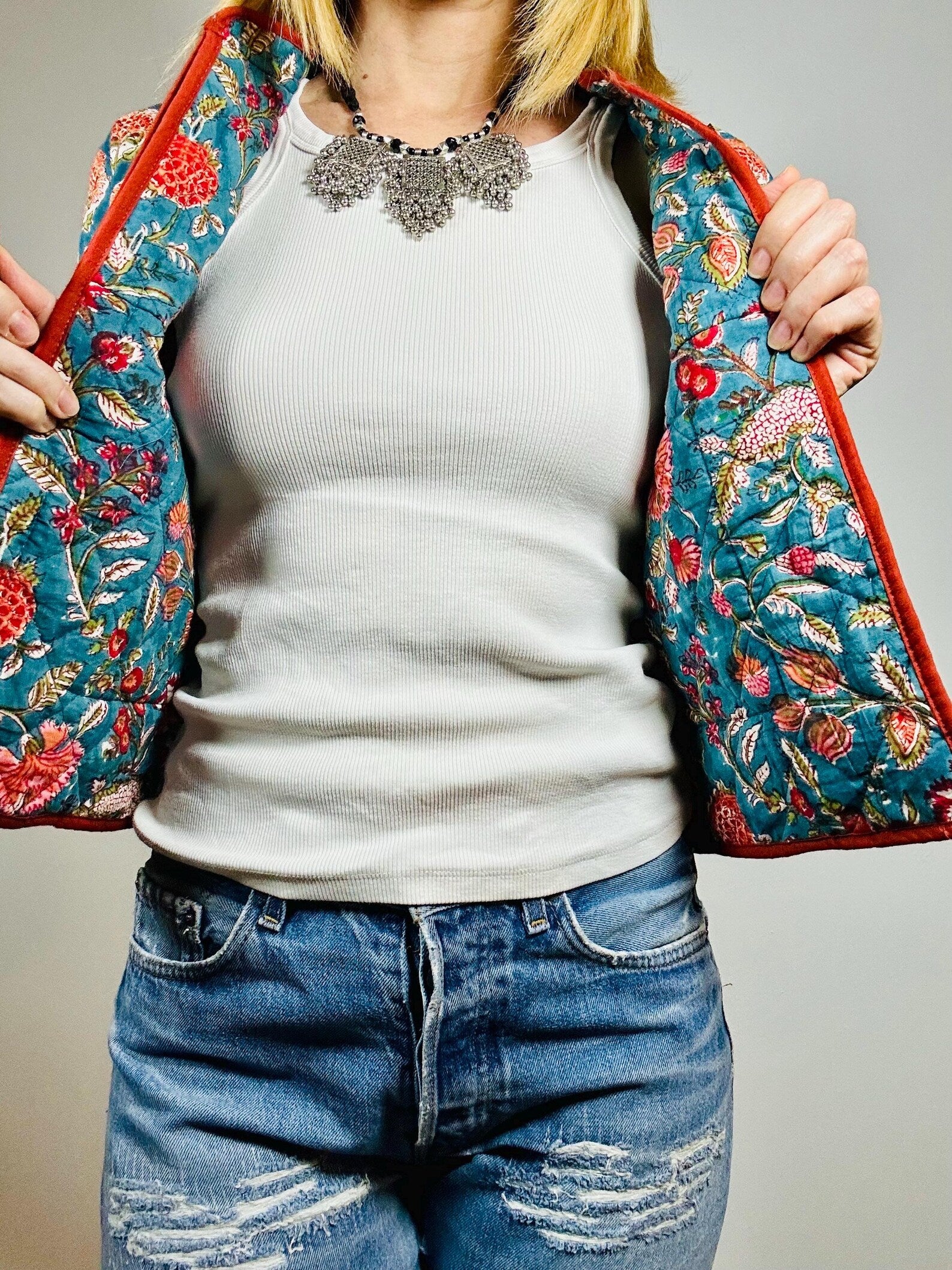 PEACOK JACKET – Giacca Boho Chic in Cotone Leggera, Trapuntata e Reversibile con Blockprint