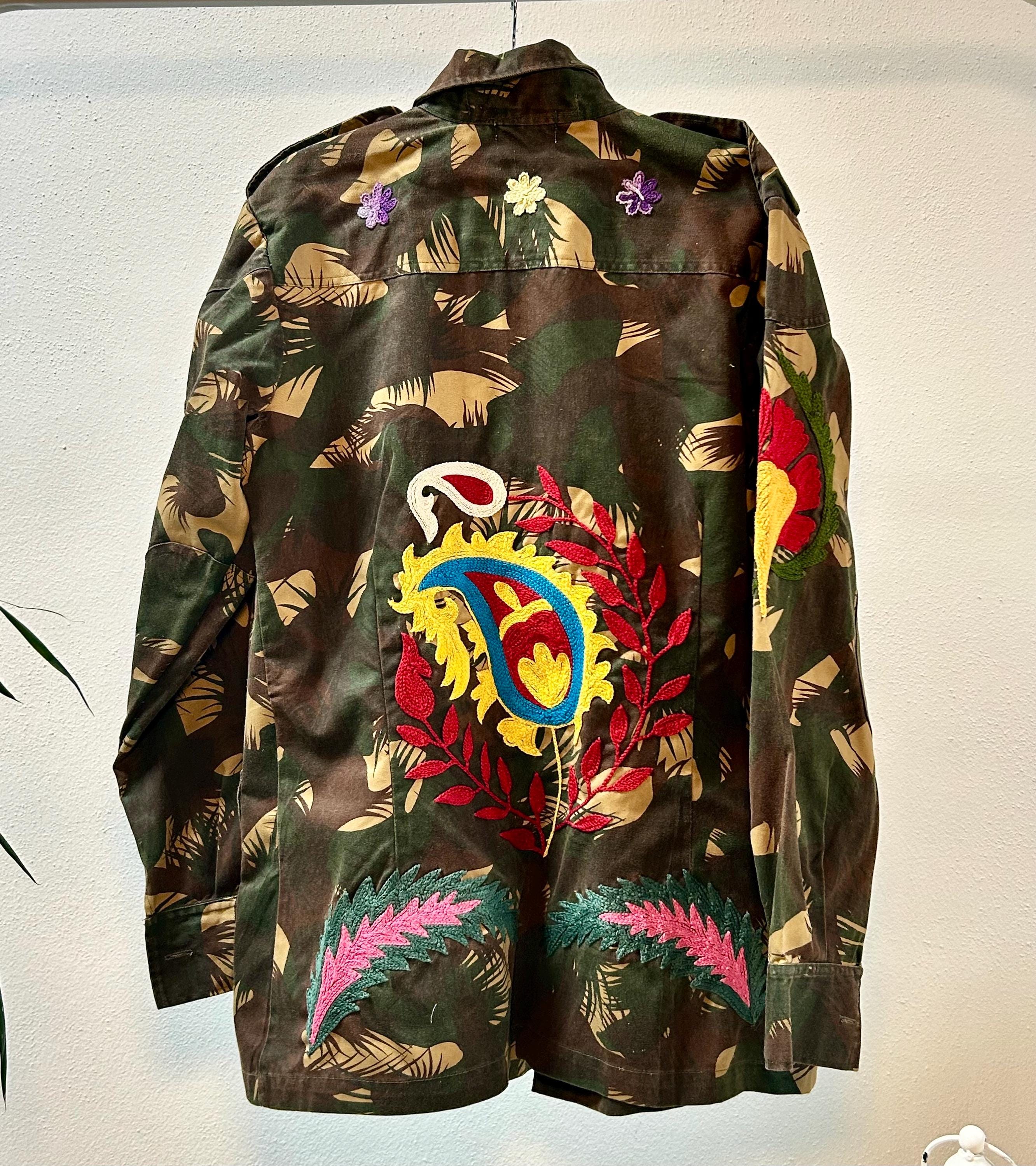 ASHA  Giacca Militare Vintage Ricamata a Mano – Pezzo unico