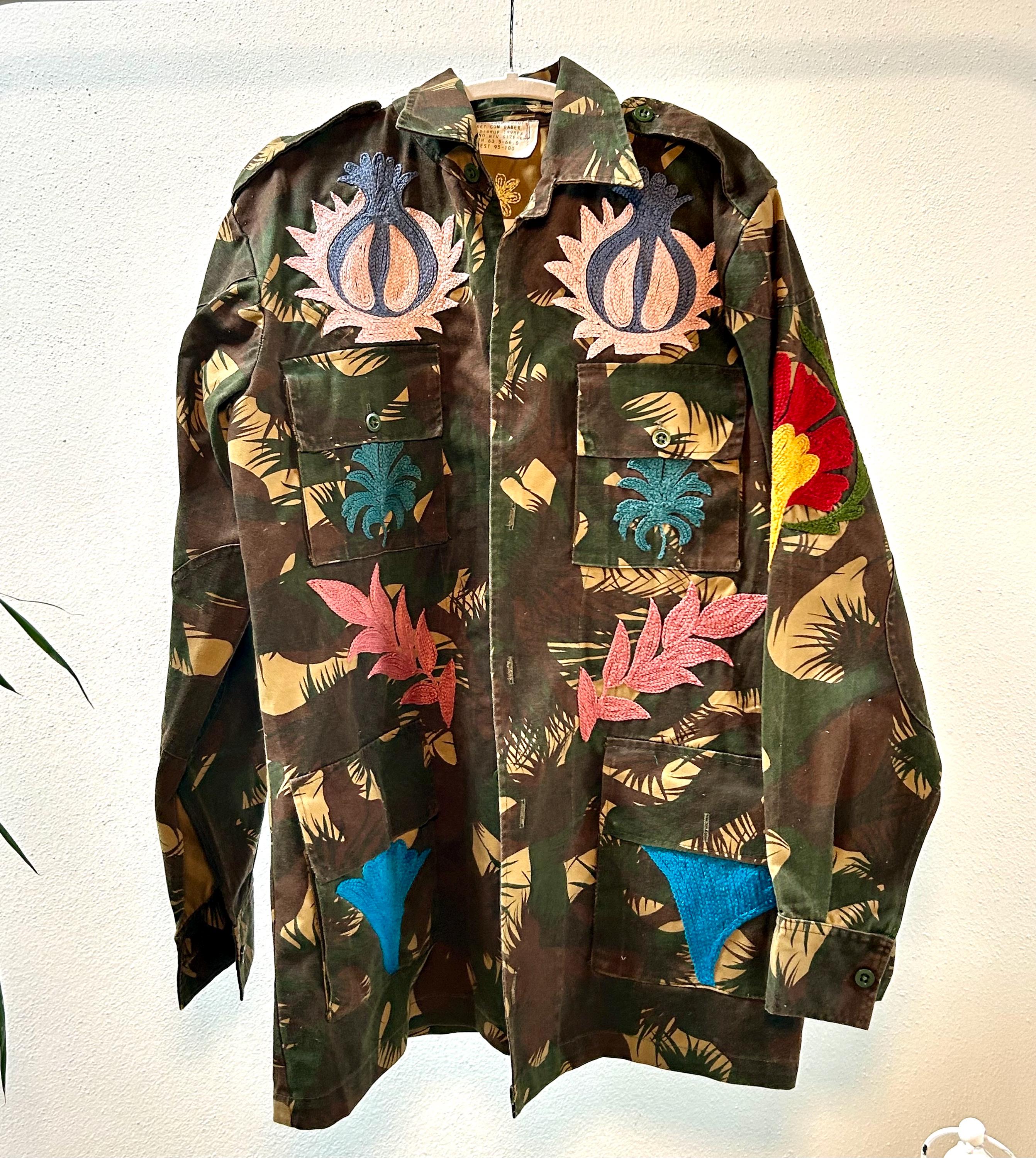 ASHA  Giacca Militare Vintage Ricamata a Mano – Pezzo unico